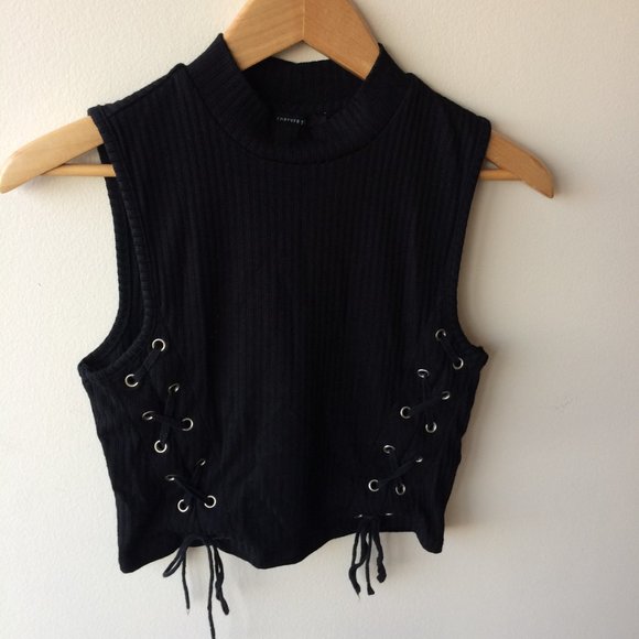 Forever21 Sleeveless Lace Up Crop Tee - Picture 6 of 8